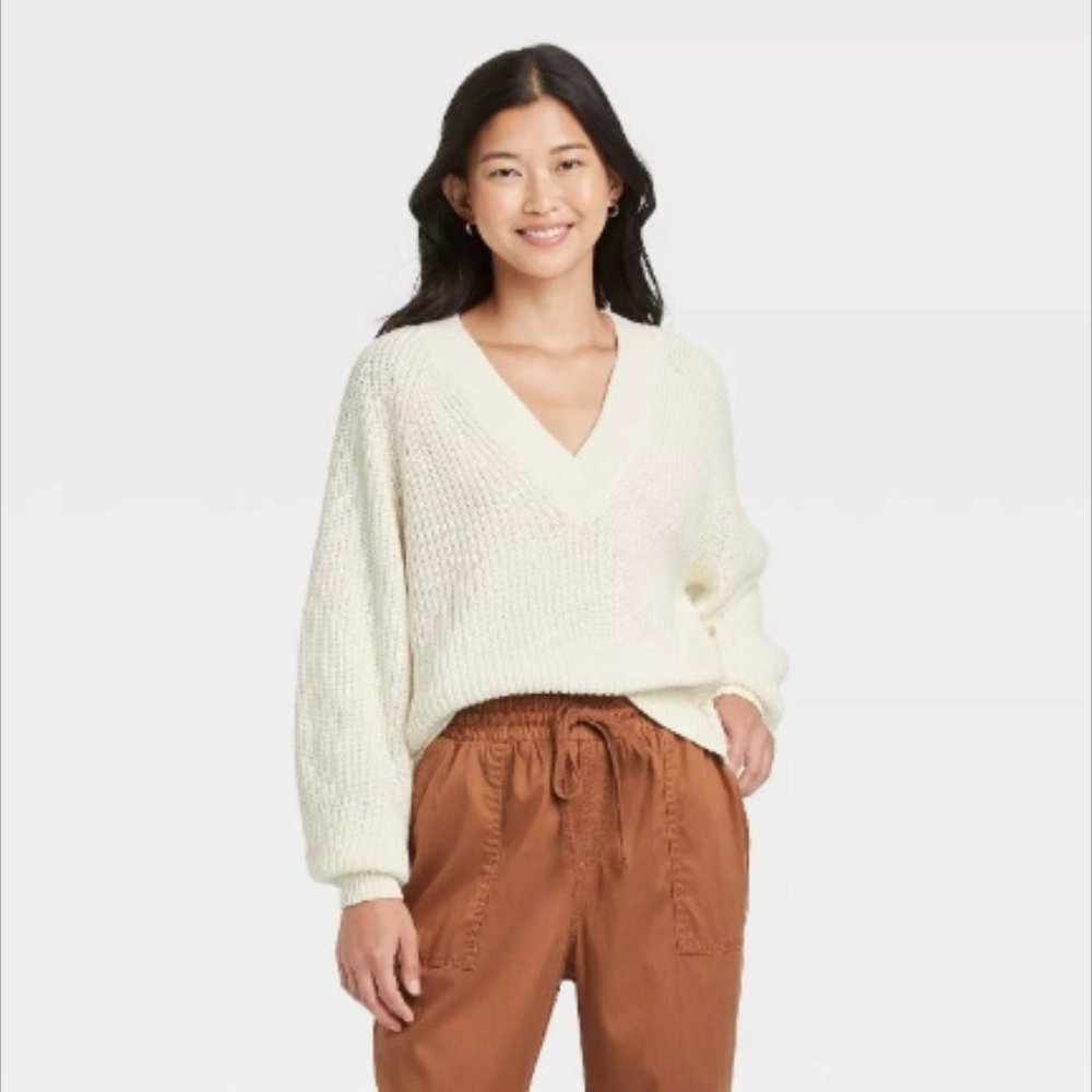 A New Day Women's Cream V-Neck Pullover Sweater NWT